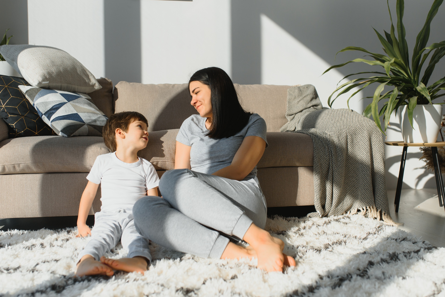 No necesitas obras para insonorizar tu casa: solo una alfombra bien elegida